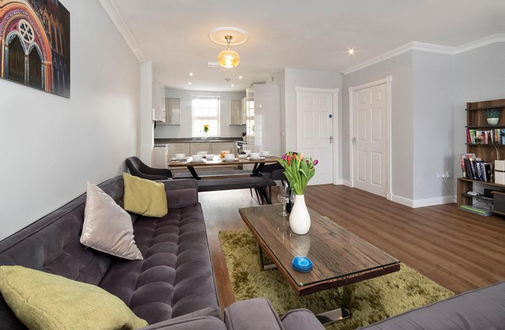 Villa Thomas, Off Leeman Road, Sleeps 9 York Exterior foto