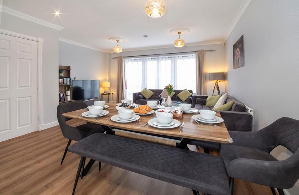 Villa Thomas, Off Leeman Road, Sleeps 9 York Exterior foto