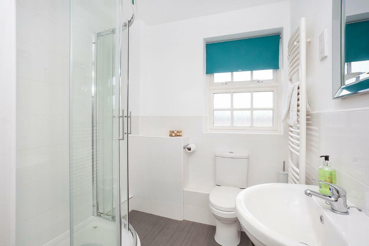 Villa Thomas, Off Leeman Road, Sleeps 9 York Exterior foto
