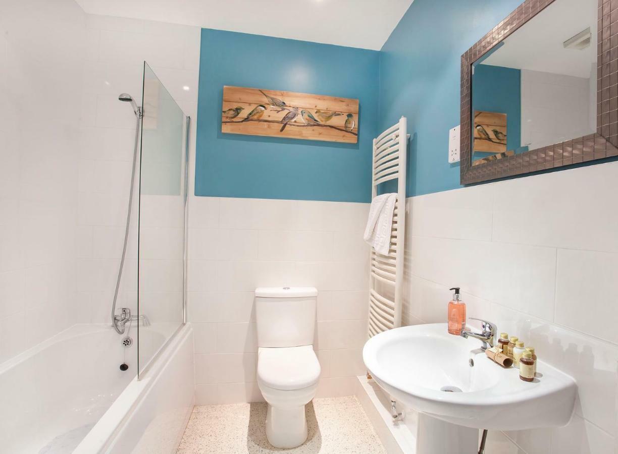Villa Thomas, Off Leeman Road, Sleeps 9 York Exterior foto